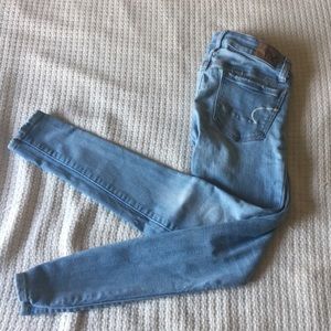 American Eagle light wash jeans
